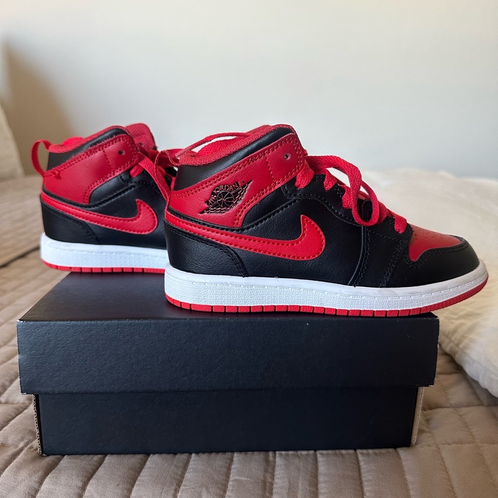 Boys’ Jordan 1 MIS (PS) Sneakers